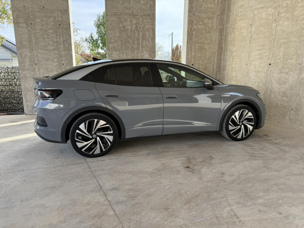 VOLKSWAGEN ID.5 Pro Performance